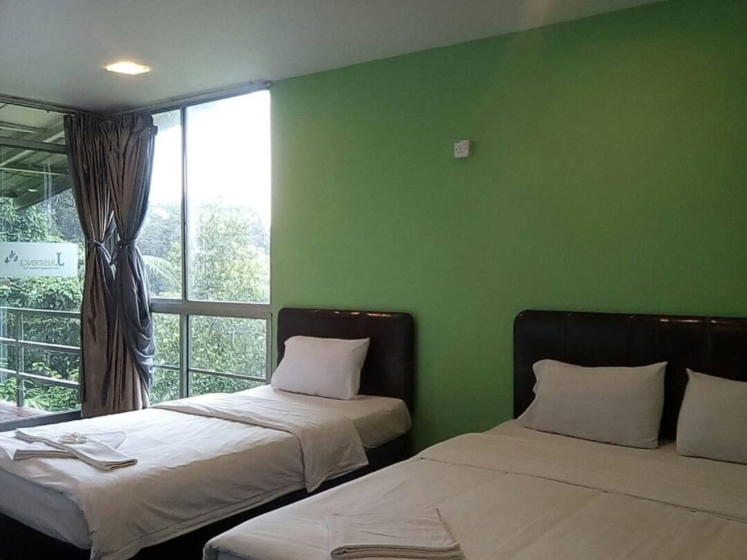 J Residence Kundasang Экстерьер фото