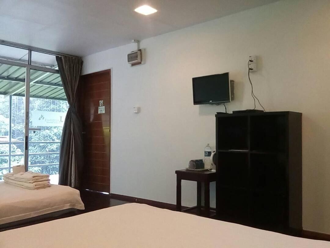 J Residence Kundasang Номер фото