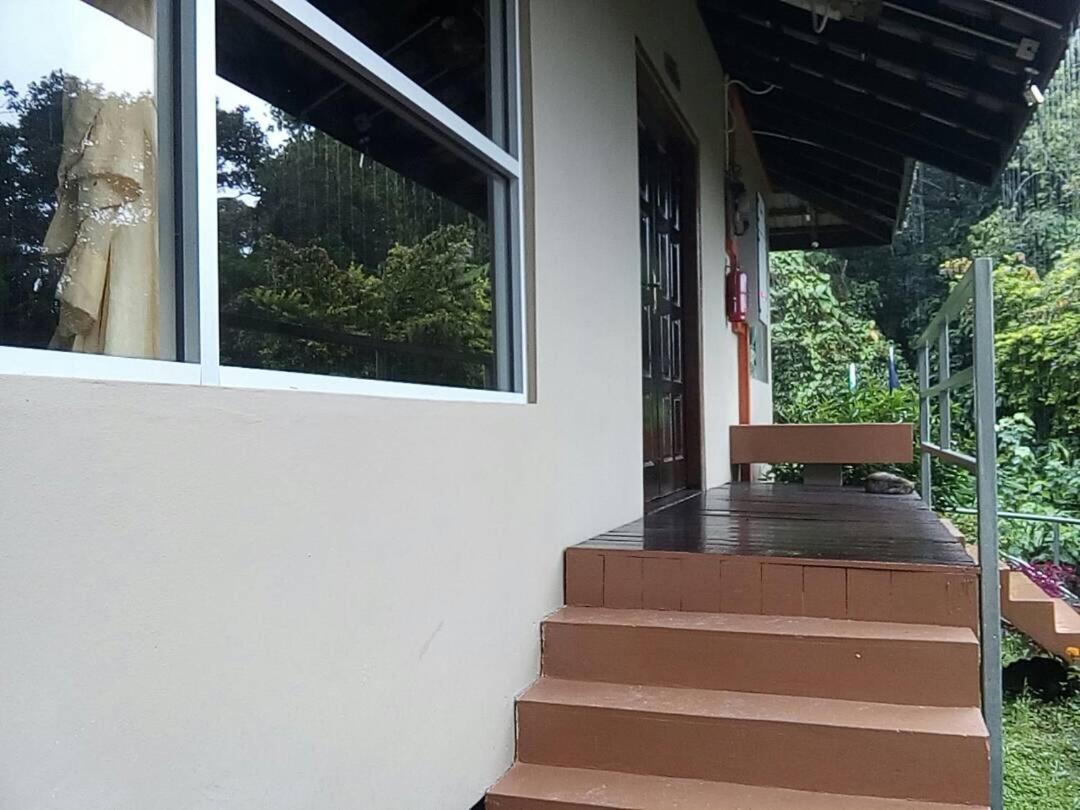 J Residence Kundasang Номер фото